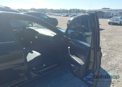 2019 Volkswagen Jetta 1.4T R-Line/1.4T S/1.4T Se z USA, uszkodzony, nr VIN 3VWC57BU3KM139768